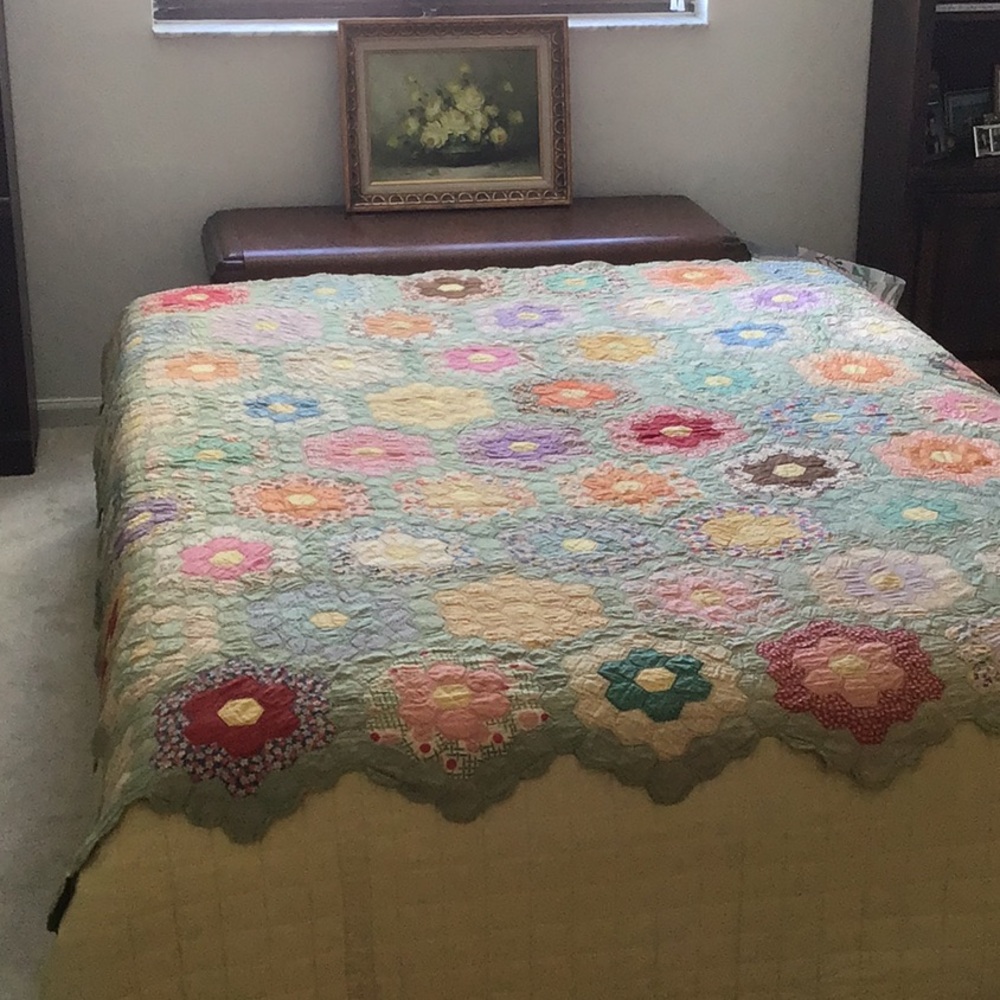 Antique Pennsylvania Appliquéd Quilt - Picture 2 of 14